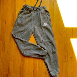 Boys’ size L Nike sweatpants
